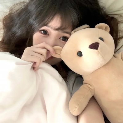 穿着旗袍的女孩